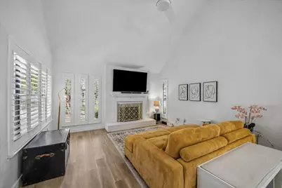 1 Sandlily Court, The Woodlands, TX 77380 - Photo 4