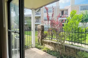 2750 Holly Hall St, Houston, TX 77054 - Photo 12
