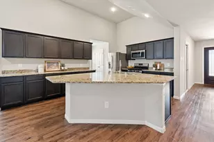 2018 Eagle View Dr, Navasota, TX 77868 - Photo 4