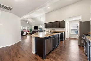 2018 Eagle View Dr, Navasota, TX 77868 - Photo 2