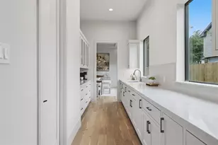 316 W 30th St, Houston, TX 77018 - Photo 8
