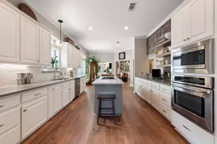 919 Grand Oaks Cir, College Station, TX 77840 - Photo 16