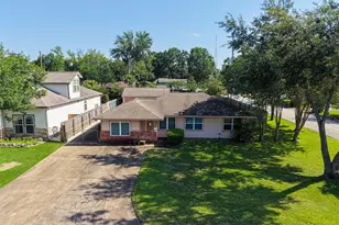 9602 Long Branch Ln, Houston, TX 77055 - Photo 2