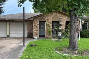 9006 Circle Cove Ct, Houston, TX 77088 - Photo 2