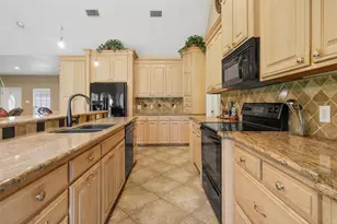 11692 Clark Ln, Conroe, TX 77385 - Photo 6