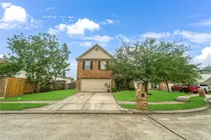 8011 Sumal Cir, Baytown, TX 77521 - Photo 2
