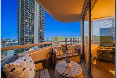 3525 Sage Road #909, Houston, TX 77056 - Photo 2