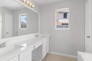 300 Spencer Landing E, La Porte, TX 77571 - Photo 16