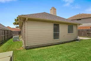 300 Spencer Landing E, La Porte, TX 77571 - Photo 30