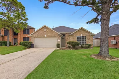 300 Spencer Landing E, La Porte, TX 77571 - Photo 1