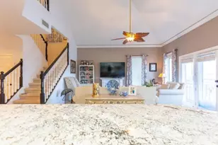 423 Hana Dr, Tiki Island, TX 77554 - Photo 10