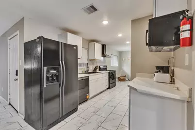 1337 Conrad Sauer Drive, Houston, TX 77043 - Photo 10