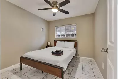 1337 Conrad Sauer Drive, Houston, TX 77043 - Photo 6