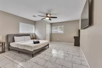 1337 Conrad Sauer Drive, Houston, TX 77043 - Photo 4