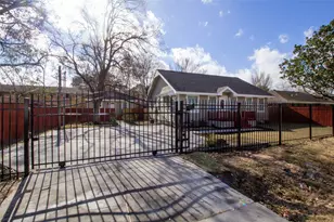 231 Betral St, Houston, TX 77022 - Photo 6
