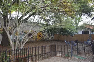 705 E Lamar Ave, Crockett, TX 75835 - Photo 10