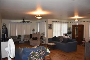 705 E Lamar Ave, Crockett, TX 75835 - Photo 16