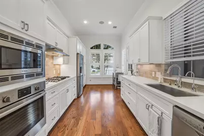 1110 Lake Pointe Parkway, Sugar Land, TX 77478 - Photo 8