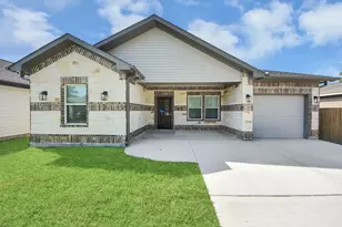 604 Miriam St, Baytown, TX 77520 - Photo 2