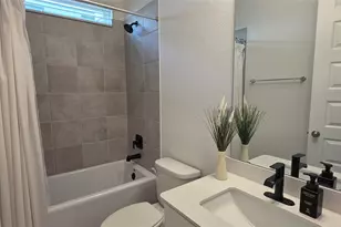 4215 Weathered Oak Dr, Houston, TX 77080 - Photo 4