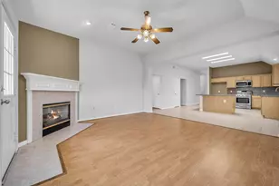 4109 Oak Point Dr, Pearland, TX 77581 - Photo 10