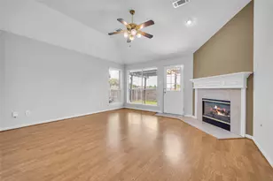 4109 Oak Point Dr, Pearland, TX 77581 - Photo 4