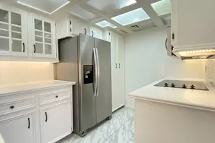 2101 Fountain View Dr, Houston, TX 77057 - Photo 12