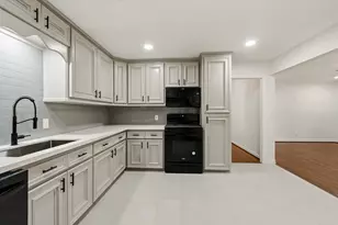 106 S Pin Oak Dr, Texas City, TX 77591 - Photo 12