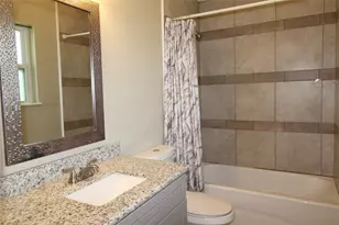 508 Julie Ln, Highlands, TX 77562 - Photo 8