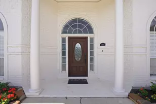 108 Somerton Dr, Montgomery, TX 77356 - Photo 2