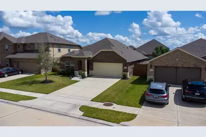 10835 Cliffs View Drive, Rosharon, TX 77583 - Photo 2