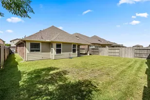 10835 Clfs Vw Dr, Rosharon, TX 77583 - Photo 18