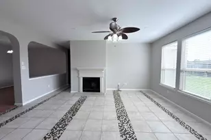 2926 Richland Spring Ln, Sugar Land, TX 77479 - Photo 4