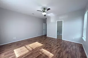 2926 Richland Spring Ln, Sugar Land, TX 77479 - Photo 6