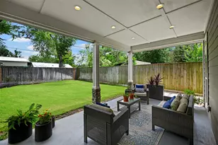 2018 Marnel Rd, Houston, TX 77055 - Photo 20