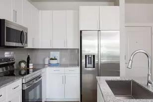 19101 Town Ridge Ln, Webster, TX 77598 - Photo 4