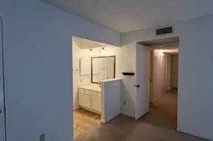 2010 Windy Meadow Dr, Sugar Land, TX 77478 - Photo 8