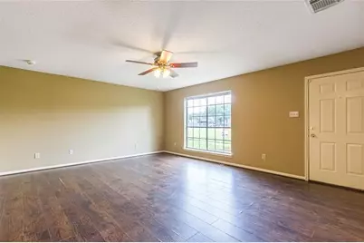 988 Birnham Woods Boulevard, Pasadena, TX 77503 - Photo 2