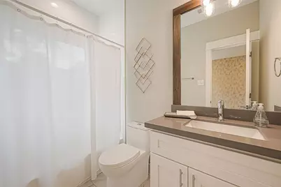 2051 Sherwood Forest Street, Houston, TX 77043 - Photo 4