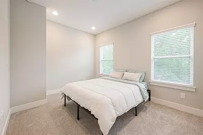 2051 Sherwood Forest Street, Houston, TX 77043 - Photo 22