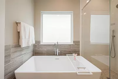 2051 Sherwood Forest Street, Houston, TX 77043 - Photo 20