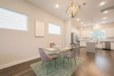 2051 Sherwood Forest Street, Houston, TX 77043 - Photo 10