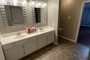 17158 Summer Hollow Dr, Sugar Land, TX 77498 - Photo 8