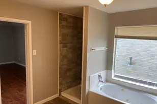 17158 Summer Hollow Dr, Sugar Land, TX 77498 - Photo 18