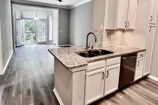 5353 Memorial Dr, Houston, TX 77007 - Photo 2