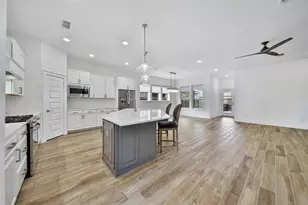 28738 Shoalhaven Ct, Fulshear, TX 77441 - Photo 8
