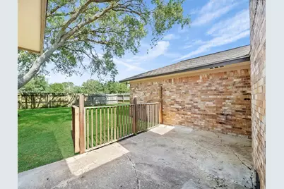 3806 Montego Drive, Baytown, TX 77521 - Photo 8