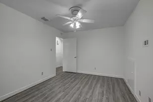13975 Hollowgreen Dr, Houston, TX 77082 - Photo 24
