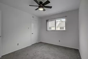 13975 Hollowgreen Dr, Houston, TX 77082 - Photo 20