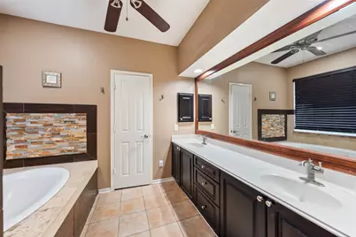 19 Lyreleaf Place, The Woodlands, TX 77382 - Photo 10
